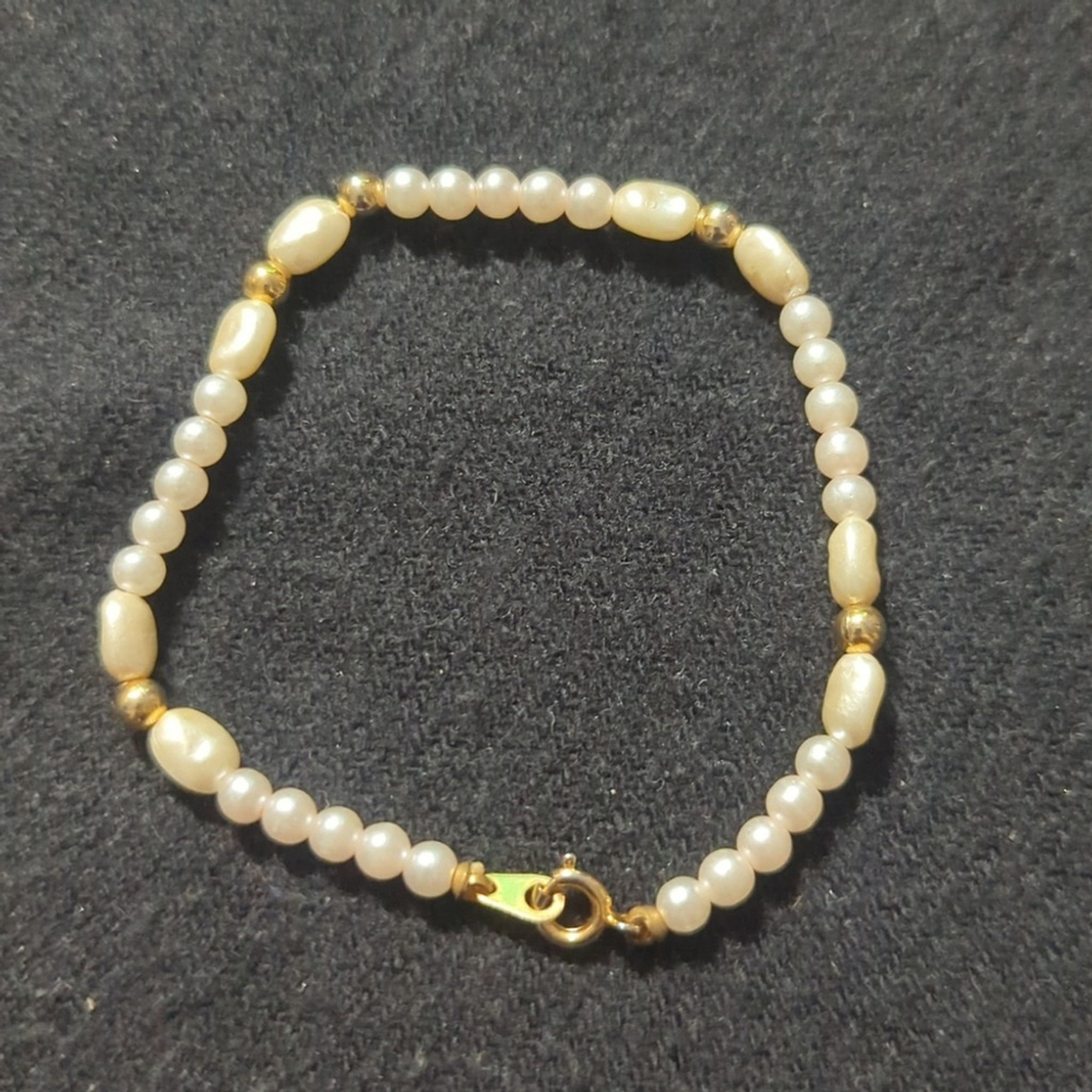 Vintage Gold Tone White Faux Pearl Dainty Delicate Statement Bracelet